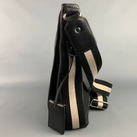 BALLY Black Leather Shoulder Strap Square Messenger Bag