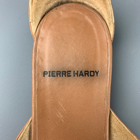PIERRE HARDY Talla 9 Sandalias con adornos en tono dorado de cuero color canela