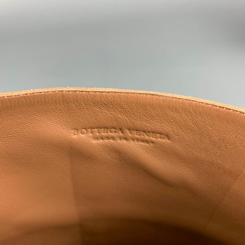 BOTTEGA VENETA Botas hasta la rodilla tejidas de ante beige Talla 7