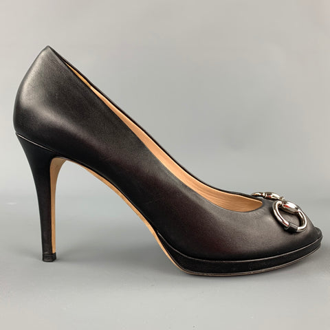 GUCCI Talla 9 Zapatos de tacón peep toe de cuero negro con punta de caballo