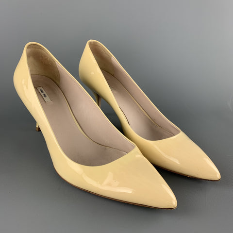 MIU MIU Zapatos de tacón de gatito de charol beige talla 9