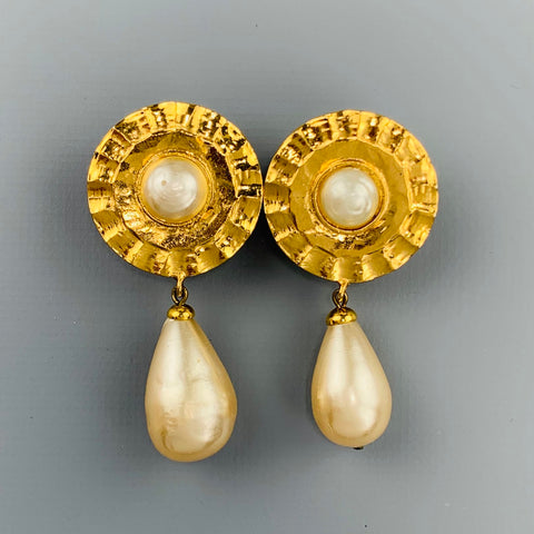 CHANEL Vintage Gold Tone Faux Pearl Tear Drop Clip On Earrings