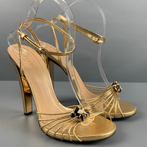GUCCI Talla 9 Sandalias con tira al tobillo de cuero dorado