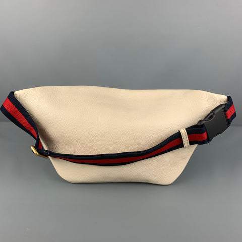 GUCCI Beige Logo Pebble Grain Leather Belt Bag