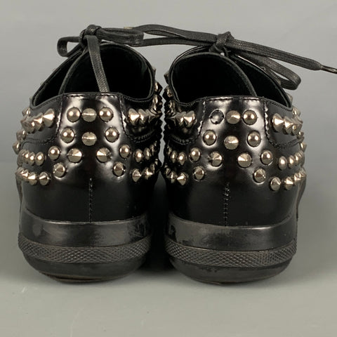 PRADA Talla 7.5 Cordones con cordones con tachuelas de cuero negro
