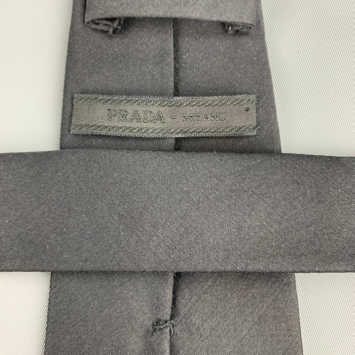 PRADA Cravate carrée en laine/soie noire