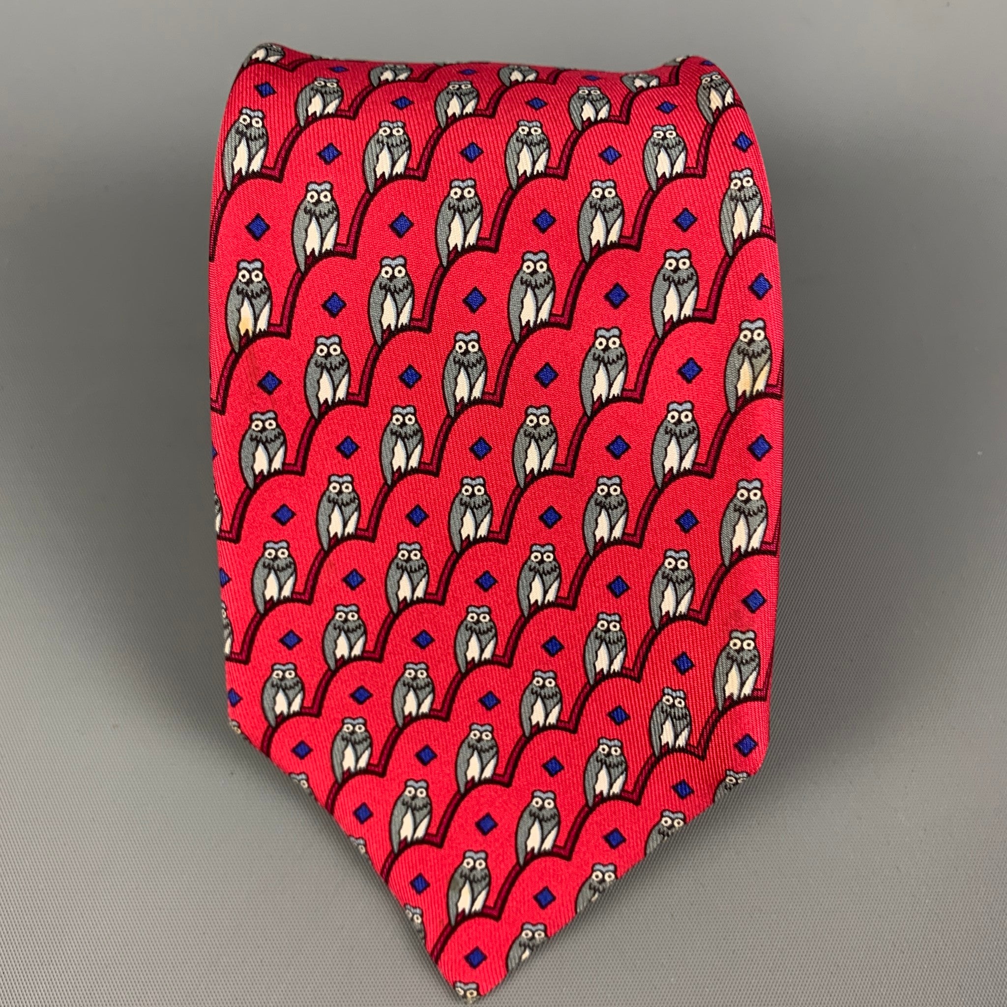 HERMES シルク Tie 7 ボルドー HERMES 7167 FA Red Grey Owl Print Silk Tie – Sui Generis Designer