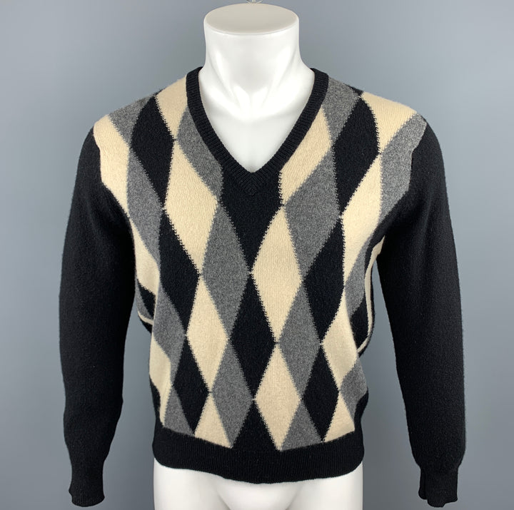 NEIMAN MARCUS Size M Black & Grey Argyle Cashmere V-Neck Sweater