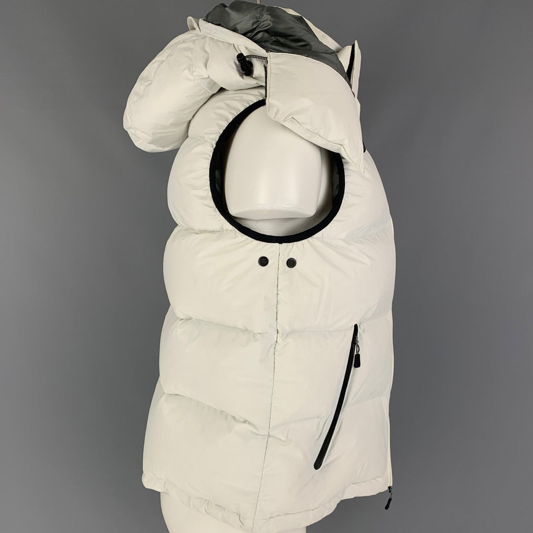 BURBERRY SPORT Size M Off White Black Contrast Trim Hooded Puffer Vest
