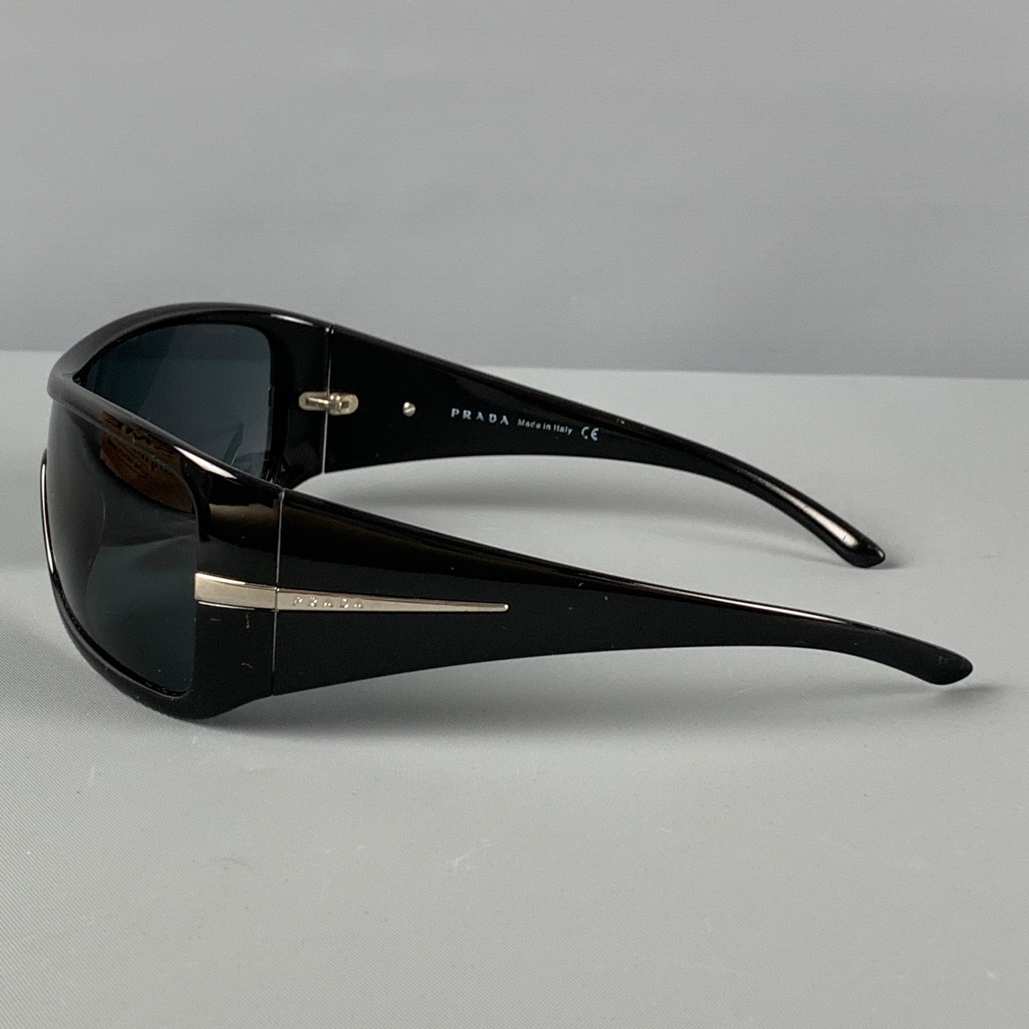 【関税&送料込】Prada Black Acetate And l Sunglasses 0PR_09ZSF__19D5S0__P21__shad__