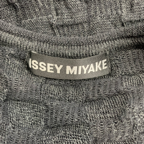 ISSEY MIYAKE Size M/L Charcoal Textured Crew-Neck Pullover