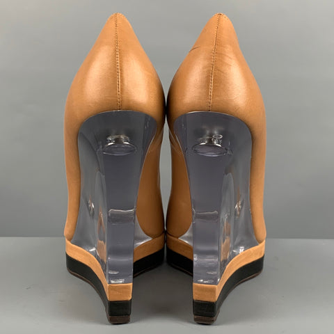 LANVIN Talla 9.5 Zapatos de tacón con cuña de cuero transparente beige