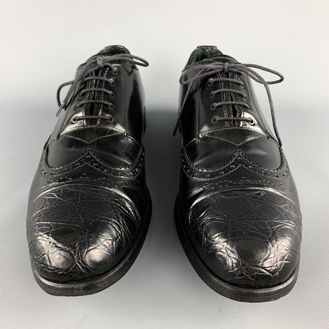 PRADA Taille 9 Chaussures à lacets en cuir perforé noir à bout d'aile texturé