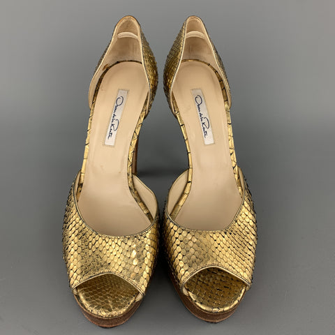 OSCAR DE LA RENTA Size 7 Gold Metallic Snake Skin Peep Toe Pumps