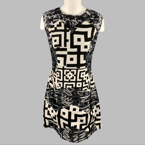 LOUISE GRAY Taille 10 Robe droite en laine graphique grise / soie