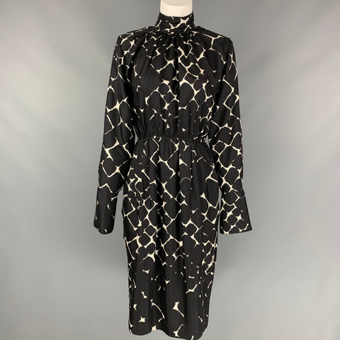 MARC JACOBS Vestido recto de seda con estampado blanco y negro talla 4