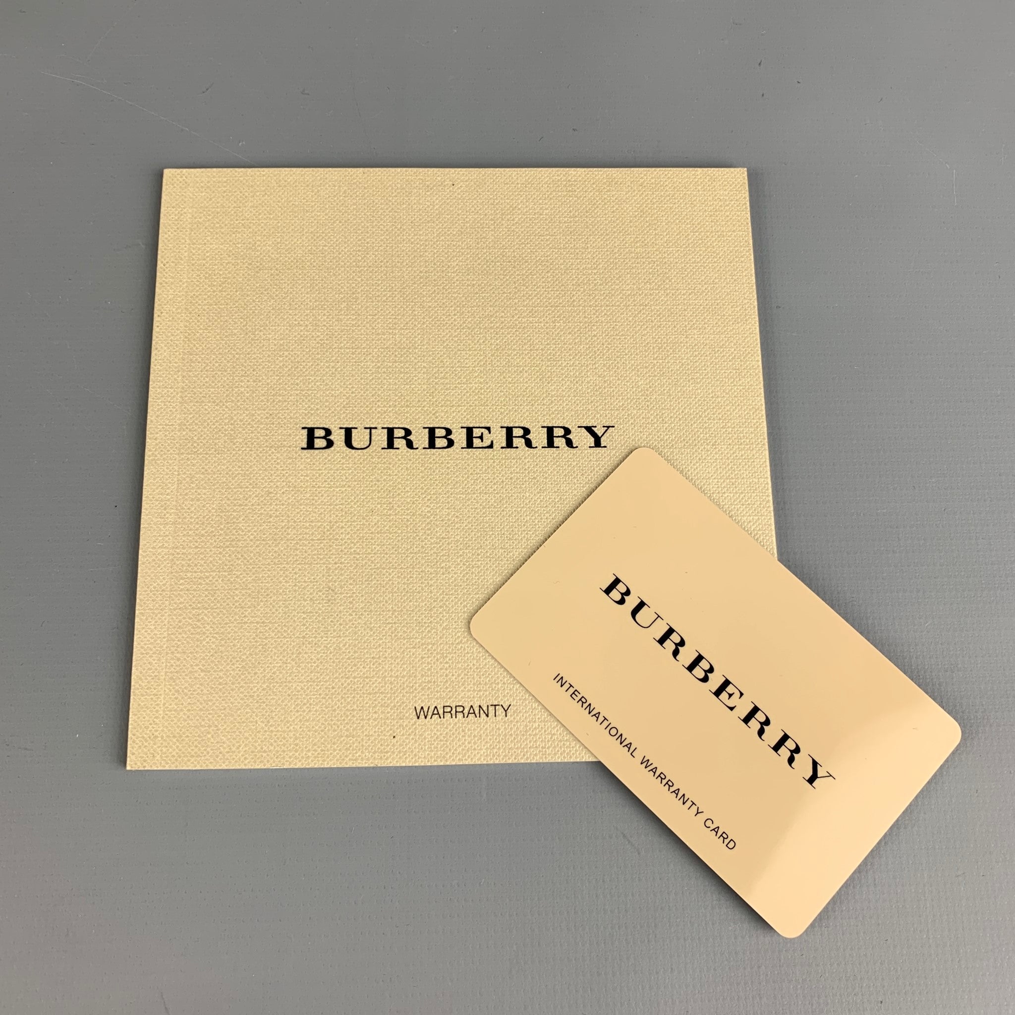 BURBERRY The Britain 47mm Black Silver Stainless Steel BBY1100