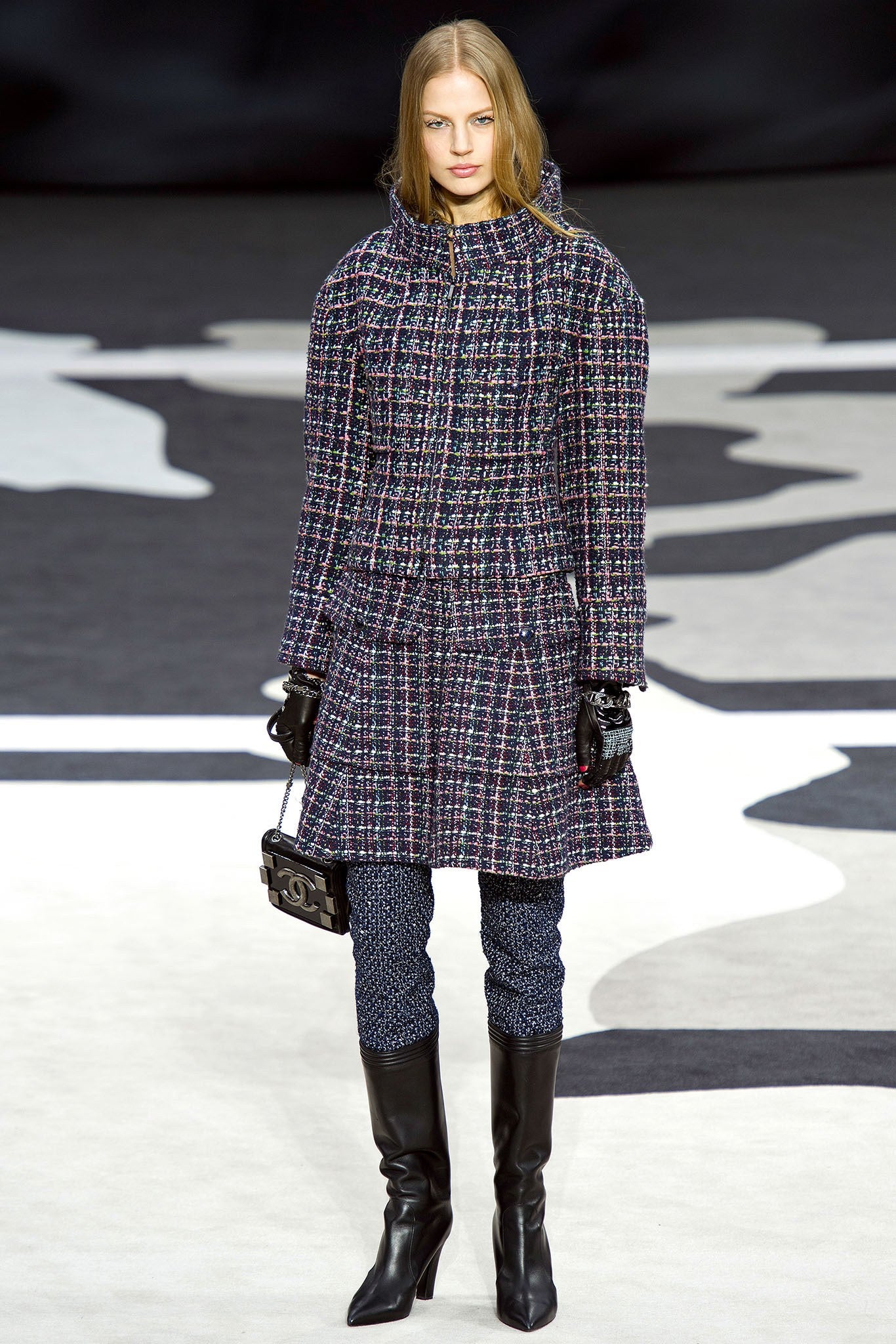 CHANEL FW 2013 Size 2 Navy Multi-Color Tweed High Collar A Line Skirt-Suit