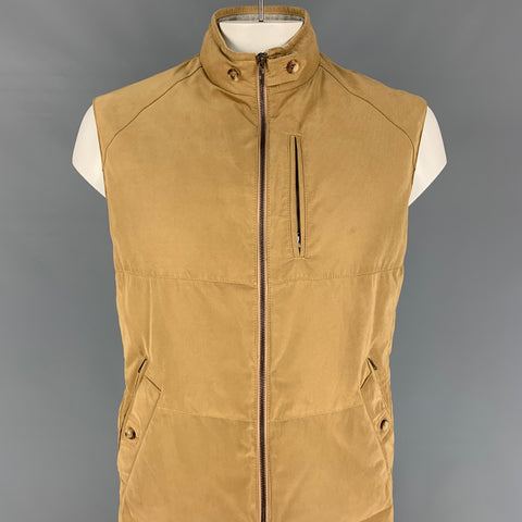 BRUNELLO CUCINELLI Chaleco acolchado con cremallera y sarga acolchada en color caqui Talla XL