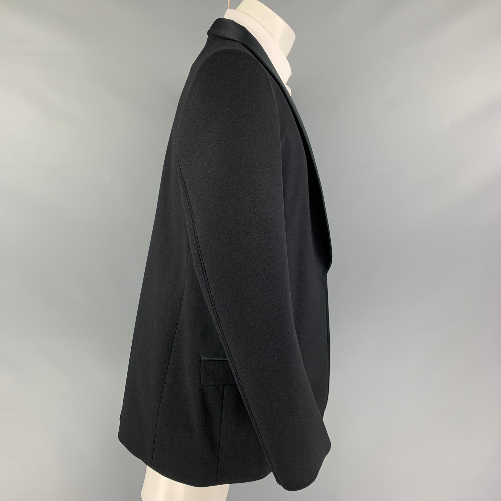 BALENCIAGA Fall-Winter 2019 Size 38 Black Polyamide Suspended Shoulders  Sport Coat