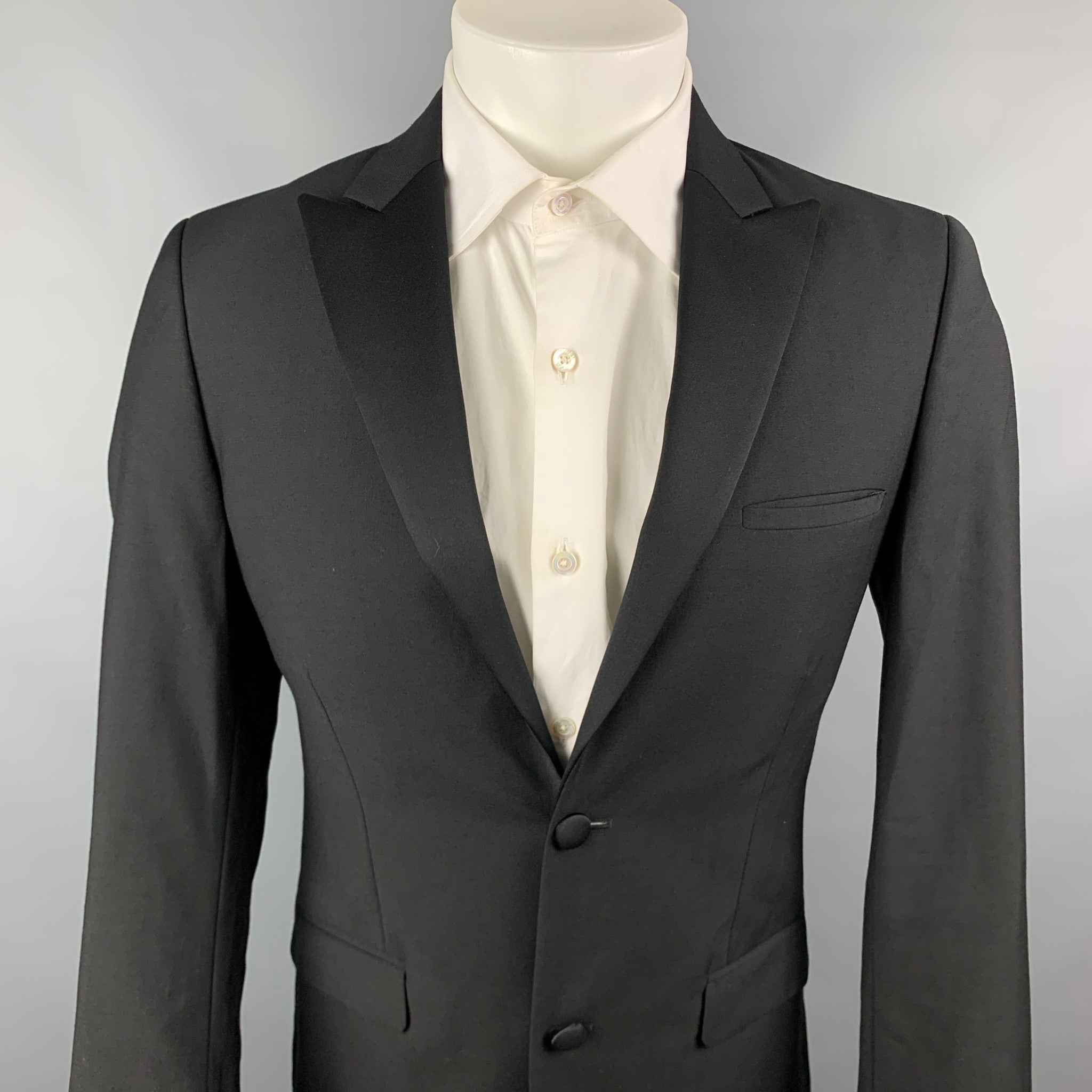 Calvin klein clearance peak lapel tuxedo