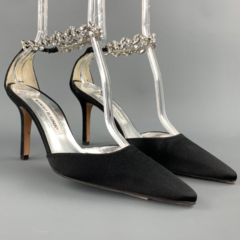 MANOLO BLAHNIK Talla 8 Sandalias con correa en el tobillo con diamantes de imitación de seda satinada negra