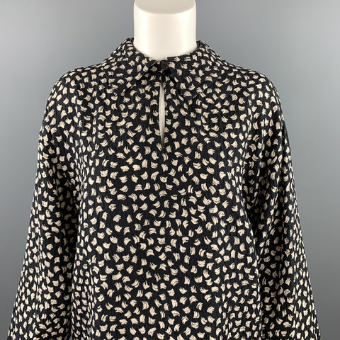 SALVATORE FERRAGAMO Taille 10 Blouse à col en V en soie abstraite noire et blanche