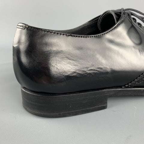 PRADA Taille 9 Chaussures à lacets en cuir perforé noir à bout d'aile texturé