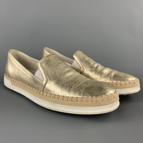 Zapatos planos sin cordones de cuero dorado talla 7.5 de TOD'S