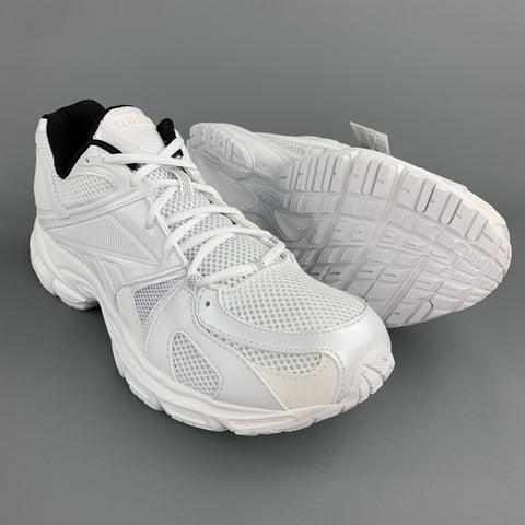 VETEMENTS x REEBOK Spike Runner 200 Size 9 White Nylon Lace Up Sneakers