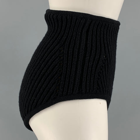 ALAIA Talla 2 Pantalones cortos de talle alto en mezcla de lana negra