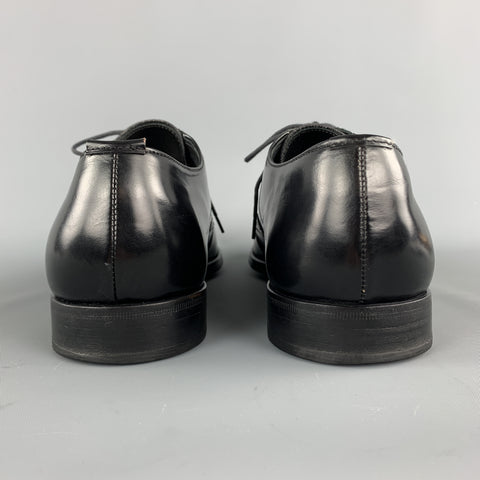 PRADA Taille 9 Chaussures à lacets en cuir perforé noir à bout d'aile texturé