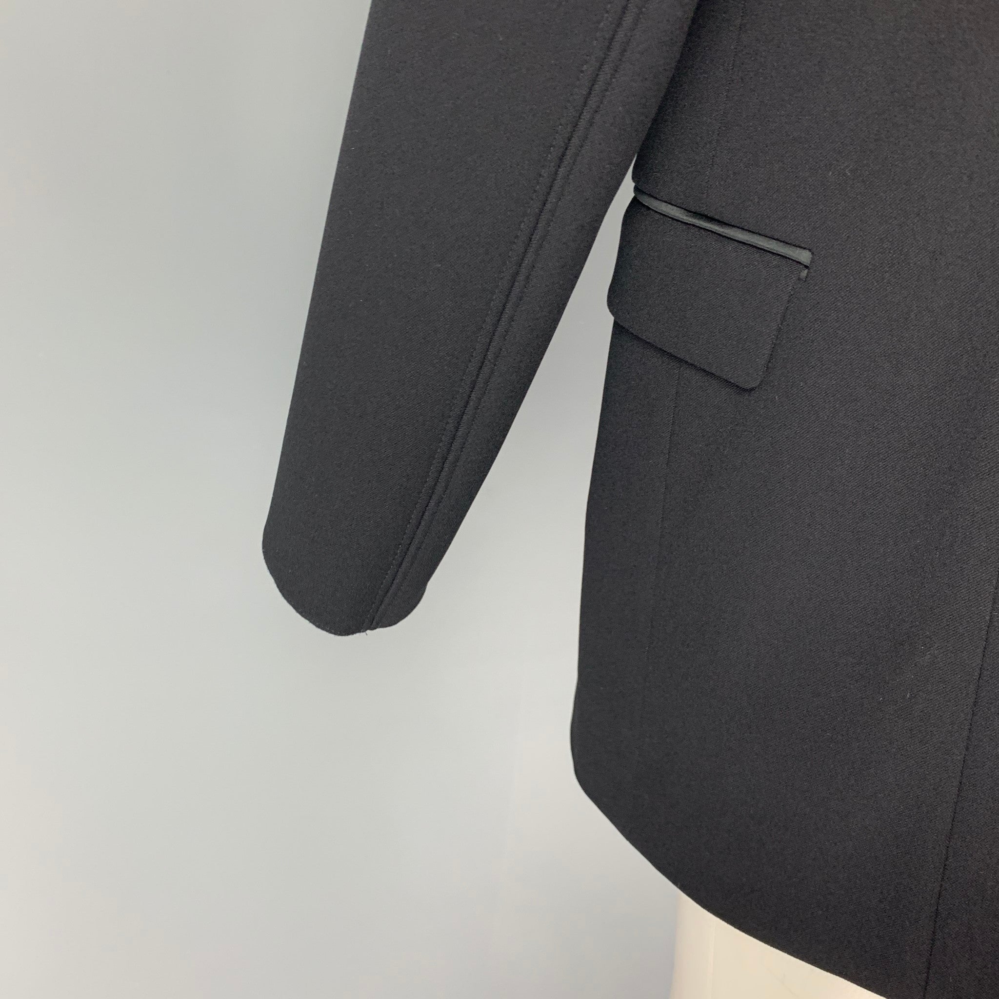 BALENCIAGA Fall-Winter 2019 Size 38 Black Polyamide Suspended Shoulders  Sport Coat