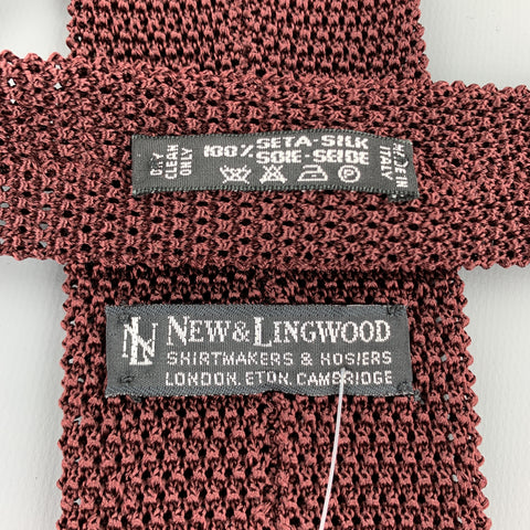 NEW &amp; LINGWOOD Cravate en tricot texturé en soie bordeaux