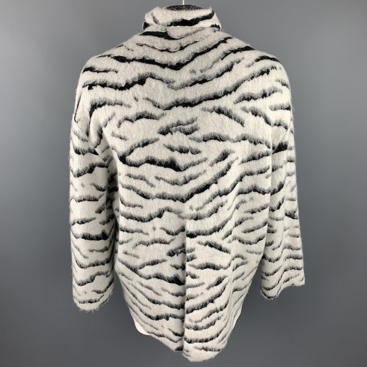 GIVENCHY Talla XS Suéter de cuello alto en mezcla de mohair de tigre blanco y negro