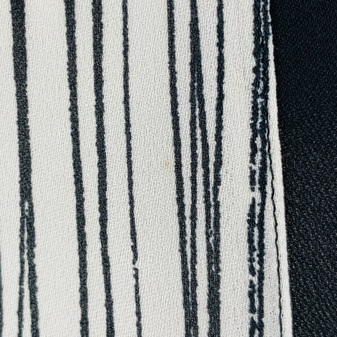 VINCE Talla XS Blusa con ribete en contraste con líneas de seda blanca y negra
