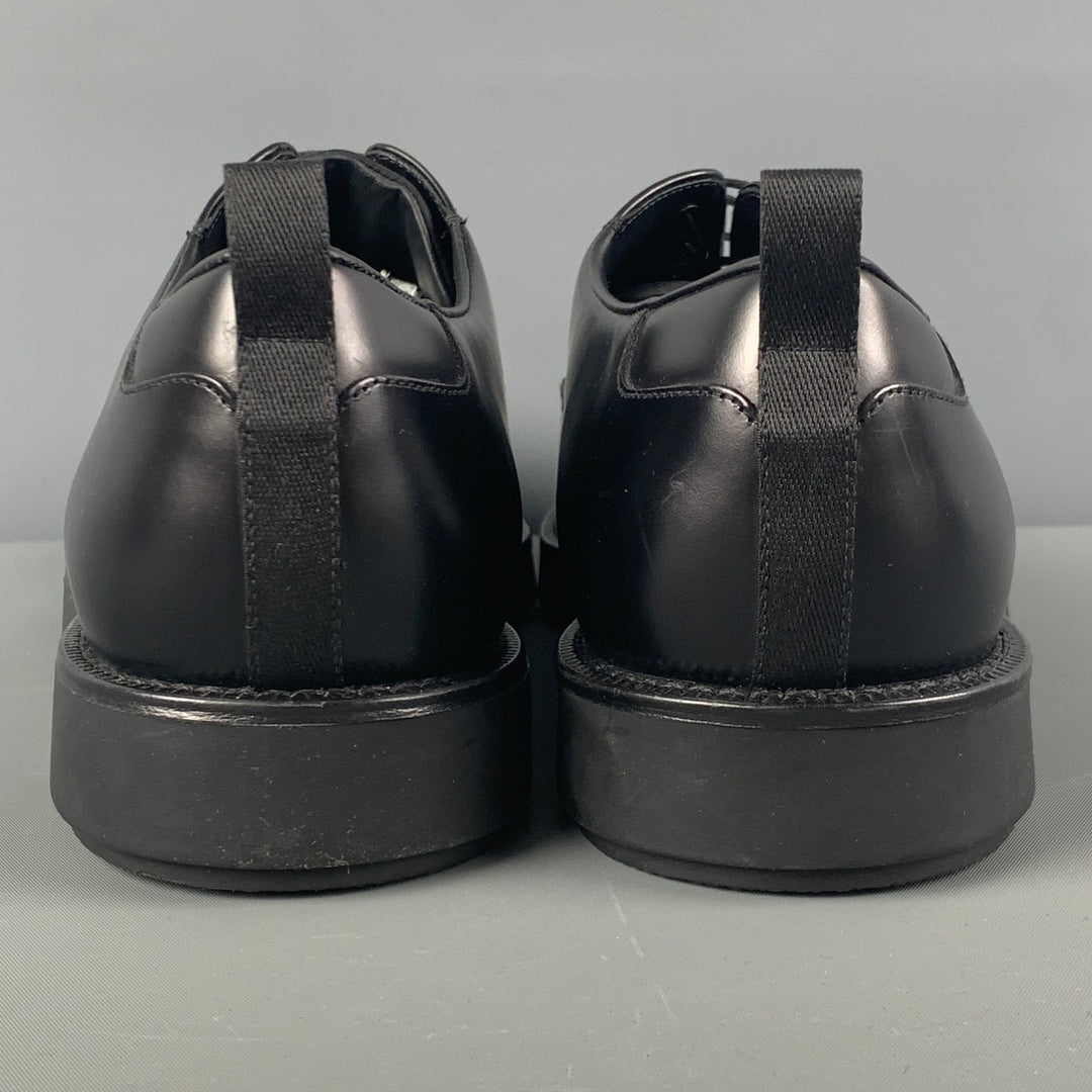 PRADA Talla 11 Zapatos con cordones de cuero negro