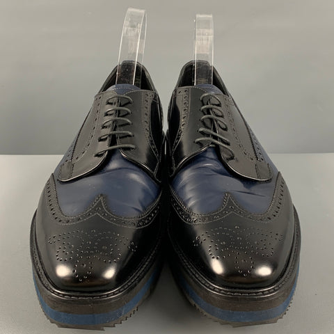 PRADA Talla 11 Zapatos con cordones y plataforma de cuero perforado negro marino