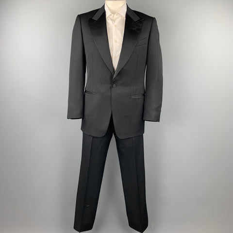 TOM FORD Size 40 Regular Black Wool / Mohair Peak Lapel Tuxedo Suit
