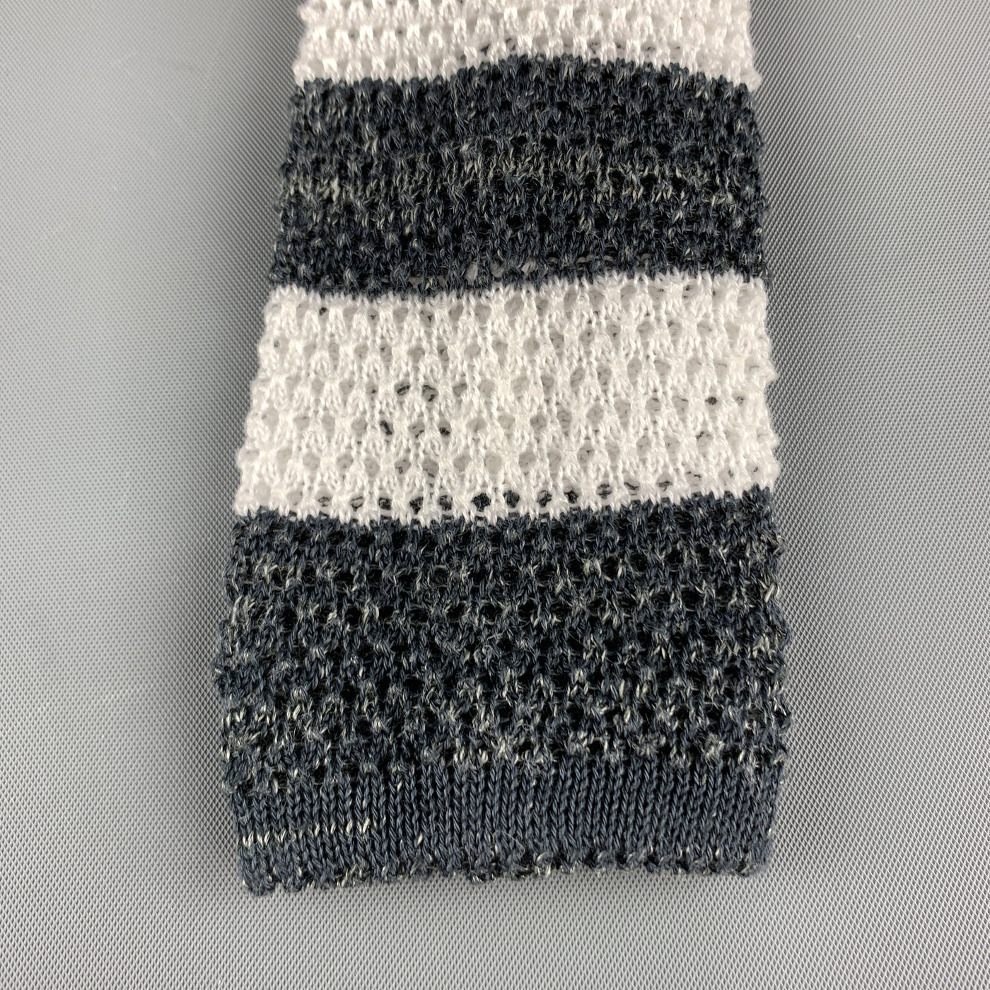 ISAIA Grey & White Striped Cotton / Linen Knit Skinny Tie