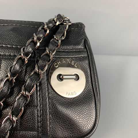 CHANEL Black Leather Shoulder Handbag