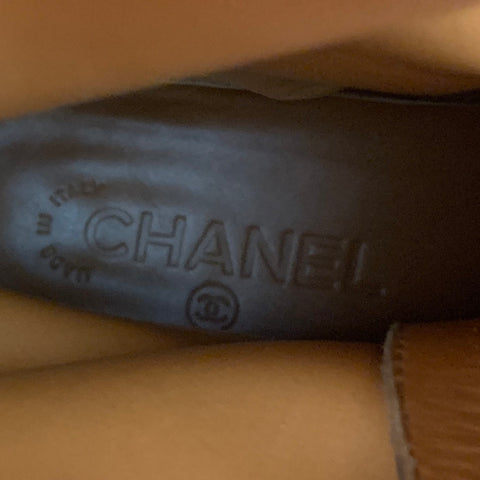 CHANEL Taille 10 Bottes d’équitation en cuir noir