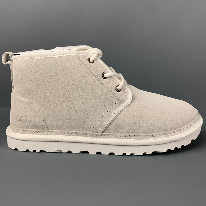 UGG Size 10 White Suede Lace Up Chukka Boots
