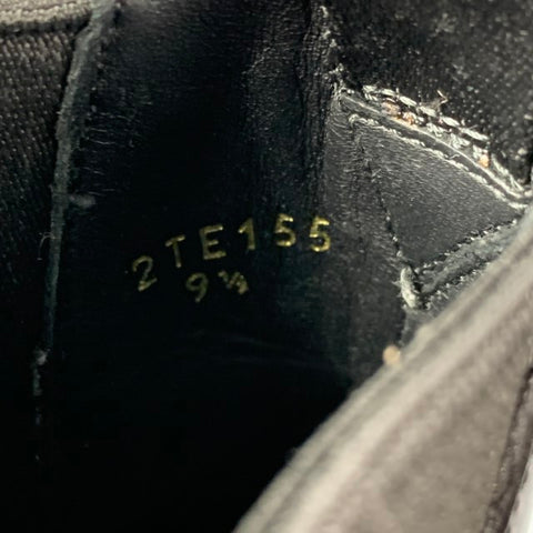 PRADA Taille 10,5 Bottines Chelsea en cuir clouté noir