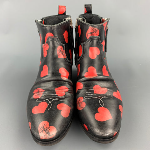 GOLDEN GOOSE Viand Talla 7.5 Botines de cuero con estampado de corazones en negro y rojo