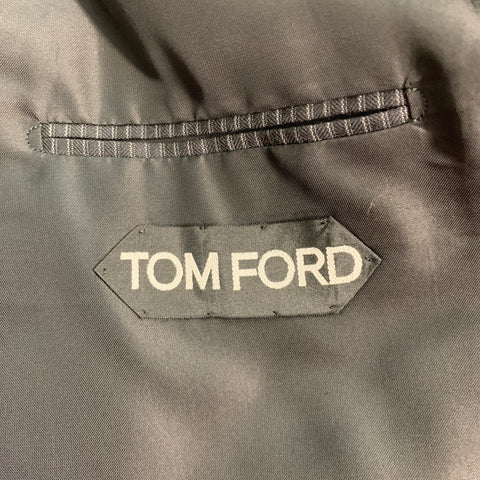 TOM FORD Size 48 Long Black Grey Pinstripe Wool Peak Lapel Suit
