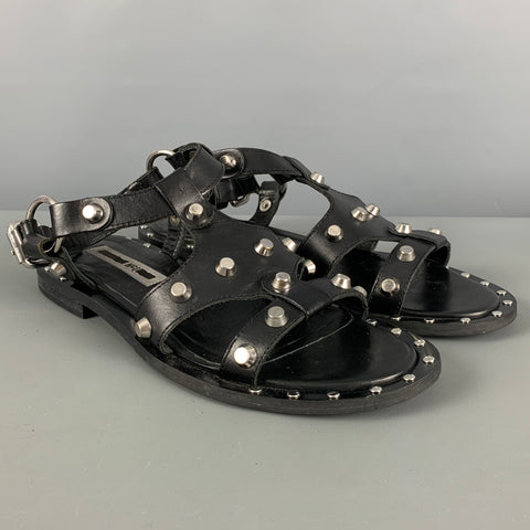 MCQ by ALEXANDER MCQUEEN Sandalias planas con tachuelas de cuero negro talla 8