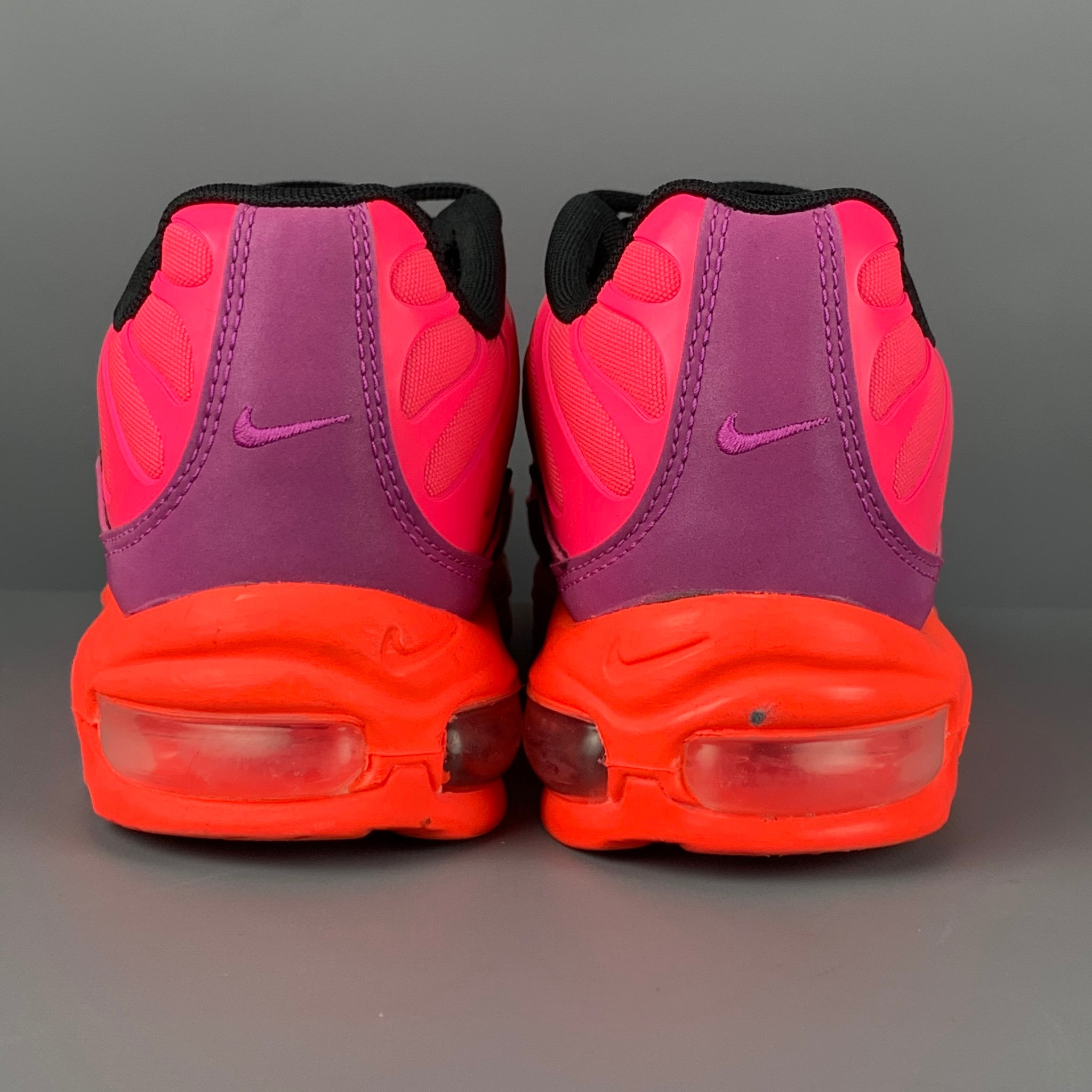 NIKE AIR MAX 97 PLUS Size 9.5 Pink Orange Color Block Nylon Lace Up Sn Sui Generis Designer Consignment