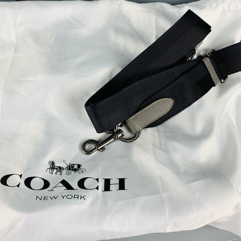 COACH Sac fourre-tout en cuir grainé gris