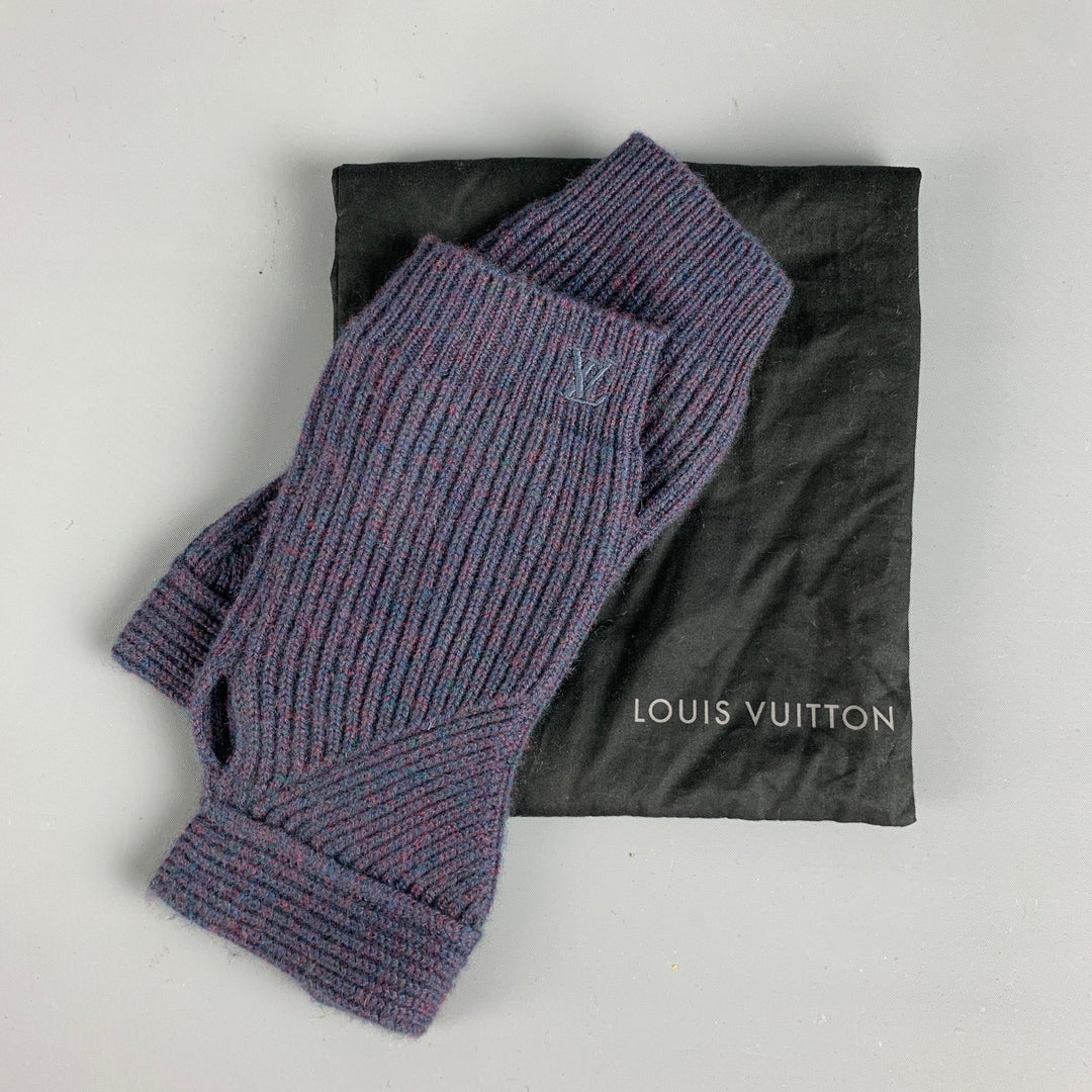 LOUIS VUITTON Navy Burgundy Ribbed Knit Cashmere Gloves – Sui Generis  Designer Consignment